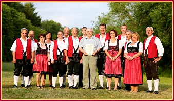 Der Verein mit Rainer Fischer in der Mitte